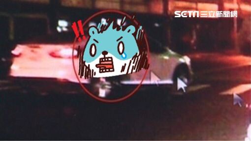 長髮藍衣女掛車外　車主拍下恐怖畫面