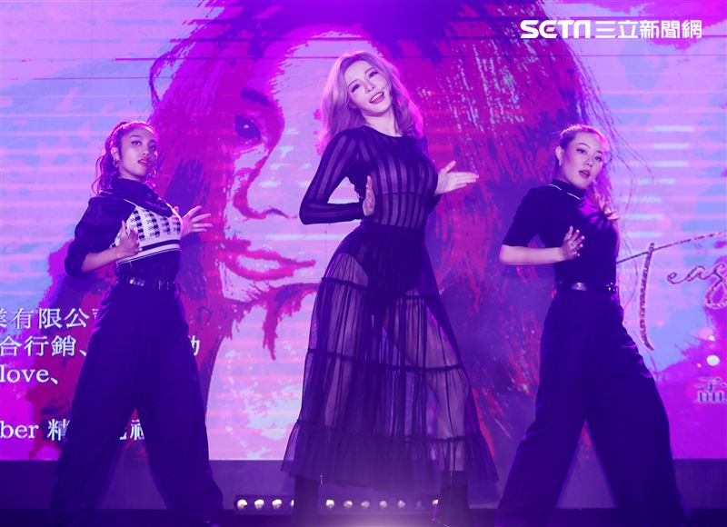 金馬爆乳女神孟慶而單曲發表。（記者邱榮吉/攝影）