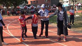 腦麻學生挑戰班際大隊接力達陣（2）