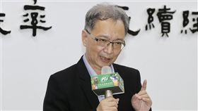 薛瑞元：符合標準的原料米　不分年齡食用皆安全衛福部次長薛瑞元17日在記者會中表示，台灣食品中重金屬污染物質的管理原則與國際一致，多是針對原料訂定限量，於原料米訂有鎘限量0.4ppm，不論任何年齡層的人，只要是吃符合標準的原料米，在正常攝食情況下，都是安全的。中央社記者張皓安攝  109年12月17日