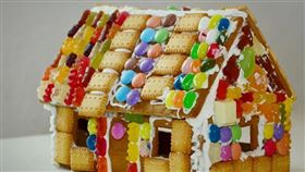 超市薑餅人標榜「讓人驚呼的禮物」，沒想到凱蒂買回家竟然真的驚呼出聲。（圖／翻攝自pixabay）