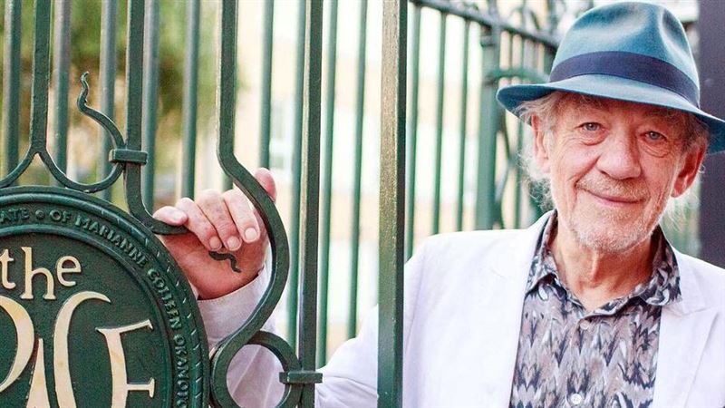 自願先打疫苗　81歲「甘道夫」力推