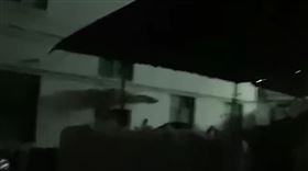 節約用電！中國啟動限電措施　義烏「入夜一片黑」（圖／翻攝自沸點視頻微博）