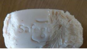 肥皂半夜憑空消失！上頭全是老鼠齒痕　網笑：天然的值得買　（圖／翻攝自Costco好市多 商品經驗老實說）https://www.facebook.com/groups/1260448967306807/permalink/4043685618983114/