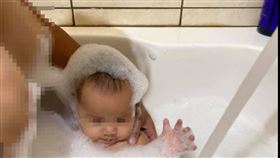 阿姨,胸部,膝蓋,洗澡,媽媽,歪樓,尷尬,誤會