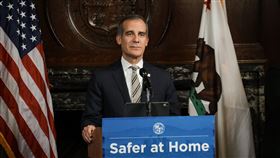 洛杉磯市長賈西迪警告疫情可能更嚴峻武漢肺炎疫情擴大，洛杉磯市長賈西迪（Eric Garcetti）（圖）表示，按照病例增加的速度，洛杉磯會是下一個紐約。（市長辦公室提供）中央社記者林宏翰洛杉磯傳真　109年3月28日