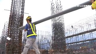 營建業缺工搶人力　日薪8千招嘸人