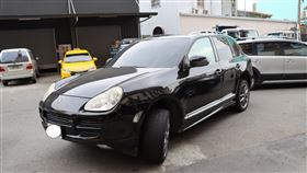 保時捷休旅車Cayenne S法拍1元起標，還有武界高山茶拍賣。(圖／彰化分署提供)