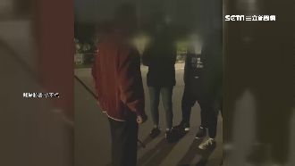 騎士遭惡意逼車　駕駛拿木棍下車嗆聲