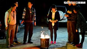 燒金紙(記者陳弋攝影)