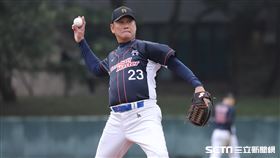 ▲前味全龍投手「金臂人」黃平洋。（圖／記者劉彥池攝影）