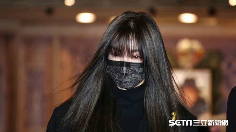 恩師猝逝今出殯　謝金燕淚赴告別式
