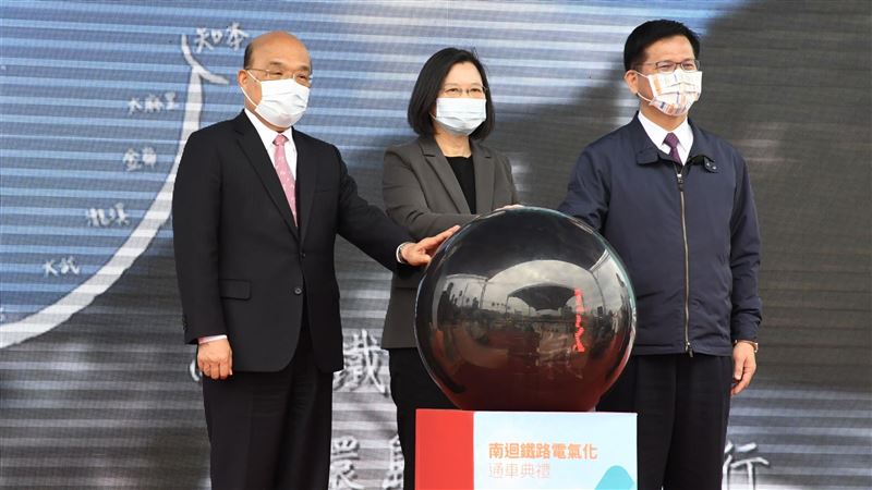 南迴鐵路電氣化通車　蘇揆感動吐這句