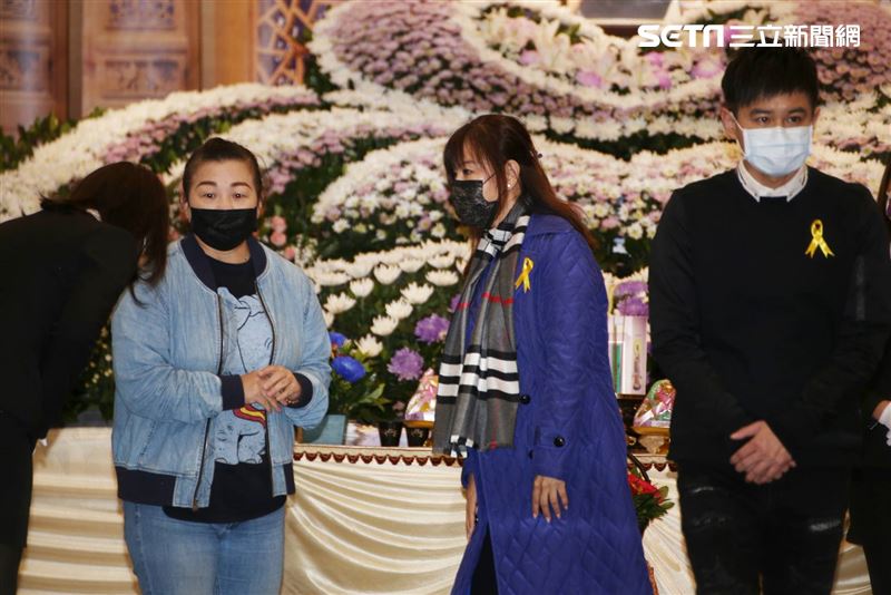 呂曉棟告別式謝金燕、翁立友、龍千玉、吳俊宏、許富凱等眾多藝人出席。（圖／記者楊澍攝影）