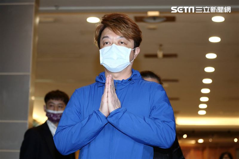 呂曉棟告別式謝金燕、翁立友、龍千玉、吳俊宏、許富凱等眾多藝人出席。（圖／記者楊澍攝影）