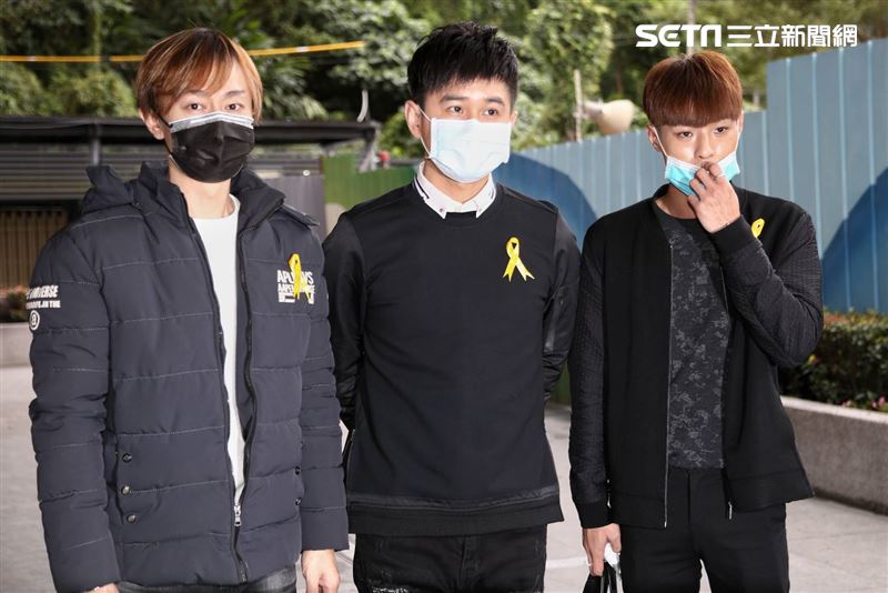 呂曉棟告別式謝金燕、翁立友、龍千玉、吳俊宏、許富凱等眾多藝人出席。（圖／記者楊澍攝影）