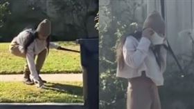 米亞用口罩撿完狗屎，竟又帶回臉上。（圖／翻攝自米亞IG）