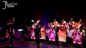 台中爵士音樂節  線上與實體音樂會雙管齊下台中爵士音樂節「Jazz@home 2020台中線上爵士X現場音樂會」將舉辦2場線上音樂會及1場「爵式聖誕夜」現場音樂會，透過不同平台播映及現場演出，線上音樂會邀請到爵士女歌手官靈芝演出。（台中市政府文化局提供）中央社記者趙靜瑜傳真  109年12月21日