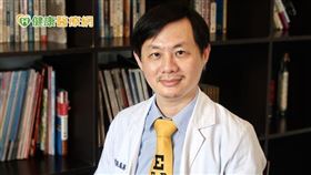 國立成大醫院眼科部視網膜科張義昇主任表示，臨床上仍有許多的病症是需要倚靠類固醇控制身體急性的發炎狀況，只要能妥善使用類固醇藥物，病況皆能獲得緩解與改善。