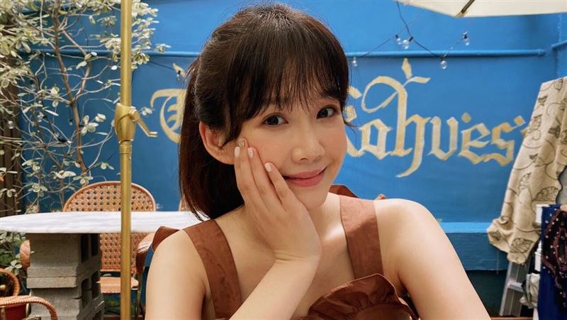 38歲小豫兒近況曝　雙腿緊夾曬美照