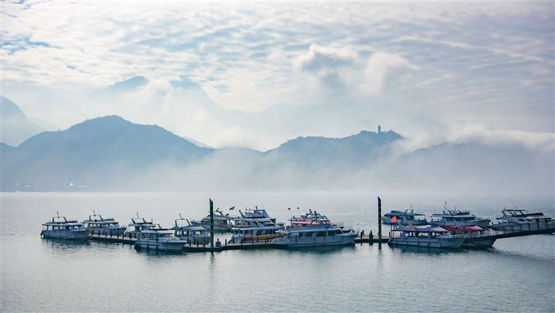 日月潭雲曝　山嵐雲霧流動如仙境夢幻