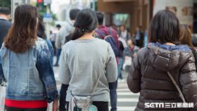 羽絨衣(陳弋攝影)