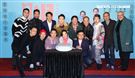 「腿」電影首映會所有演員幫桂綸鎂慶生。（記者邱榮吉/攝影）