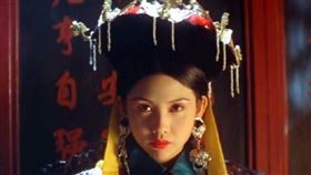 《慈禧秘密生活》邱淑貞飾演「慈禧太后」、梁家輝飾演恭親王。翻攝百度