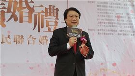 林右昌：選舉不選舉目前不在我思考範圍裡基隆市長林右昌22日表示，現在角色是基隆市長，最重要是把市長工作做好，他同時也身兼民進黨智庫新境界文教基金會副董事長，還有個重要工作就是幫台灣社會擘劃未來國家重大發展議題，至於「選舉不選舉，或是要不要去做選舉考量，目前並不在我的思考範圍裡面」。圖為林右昌109年9月30日出席公開活動畫面。中央社記者王朝鈺攝  109年12月22日