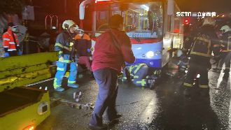 沒看到人行道凸起　夫載妻遭公車輾斃