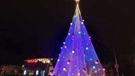 澎湖「海洋聖誕」平安祈福活動　24日璀璨點燈「愛澎湖 好幸福－海洋聖誕FUN喜年」平安祈福活動24 日晚間在縣府廣場點燈，將有璀璨燈光和美麗耶誕樹。中央社　109年12月23日