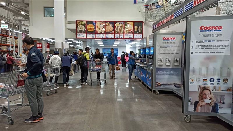 紐籍機師逛好市多　南崁店暫停試吃