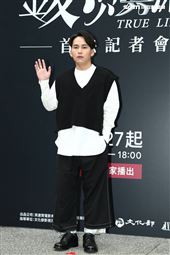 李國毅、吳子霏、喜翔、龍劭華、陳珮騏、張翰、明杰、錢俞安、巫建和出席《金愛演真探團》首映記者會。（圖／記者楊澍攝影）