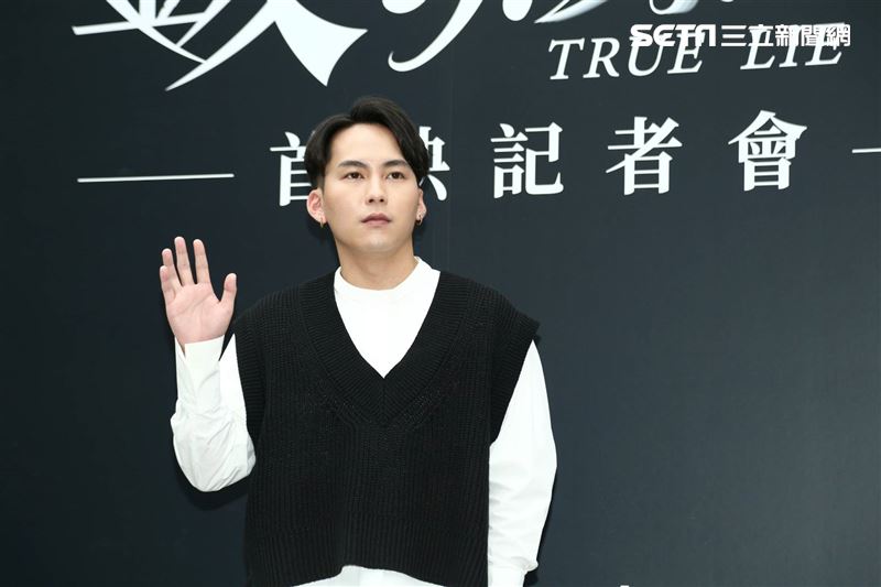 李國毅、吳子霏、喜翔、龍劭華、陳珮騏、張翰、明杰、錢俞安、巫建和出席《金愛演真探團》首映記者會。（圖／記者楊澍攝影）