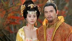 《大唐芙蓉園》中飾演楊貴妃的范冰冰及飾演唐玄宗的趙文瑄。（圖／《大唐芙蓉園》劇照）