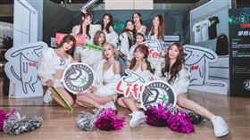 台新夢想家啦啦隊Formosa Sexy讓球迷們為之一亮。（圖／翻攝自Formosa Sexy臉書）