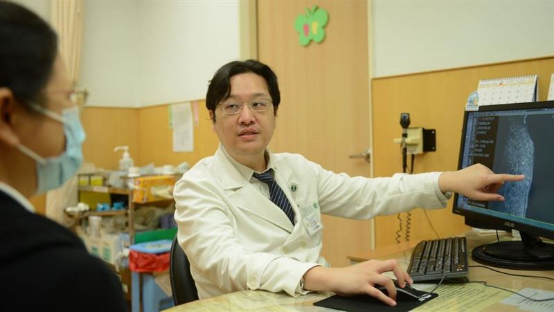 驚現「胸椎腫瘤」　醫：良性也恐癱瘓