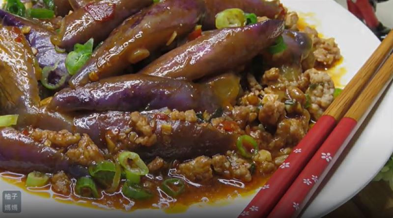 煮茄子不怕變黑　先泡這個留住亮紫色