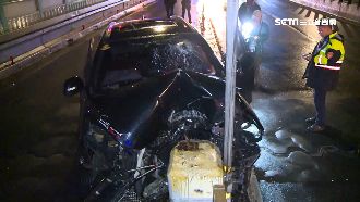 男疑酒駕自撞護欄受困　送醫傷重不治