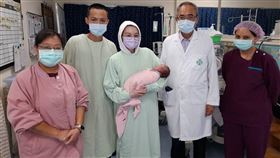 救命奇蹟！急診室25歲女緊急剖腹產　平安夜前慶母子均安（圖／童綜合醫院提供）