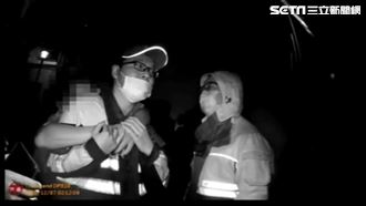 男關窗詭墜隔壁國小　警霸氣揹起送醫