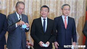 （中信兄弟）常務理事馮寄台拜會立法院副院長蔡其昌。（圖／記者王怡翔攝影）