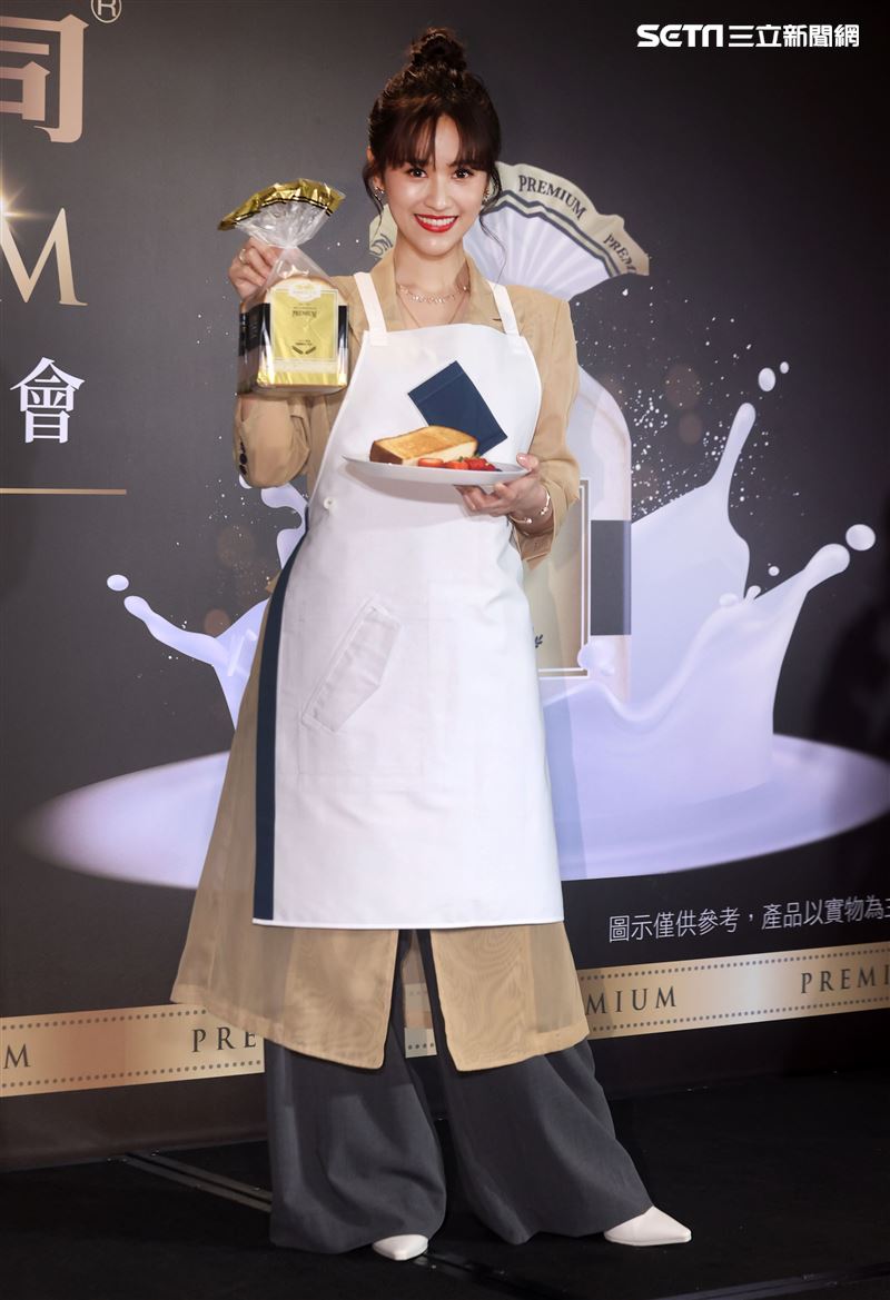 吳姍儒瑞穗鮮奶吐司發表。（記者邱榮吉/攝影）