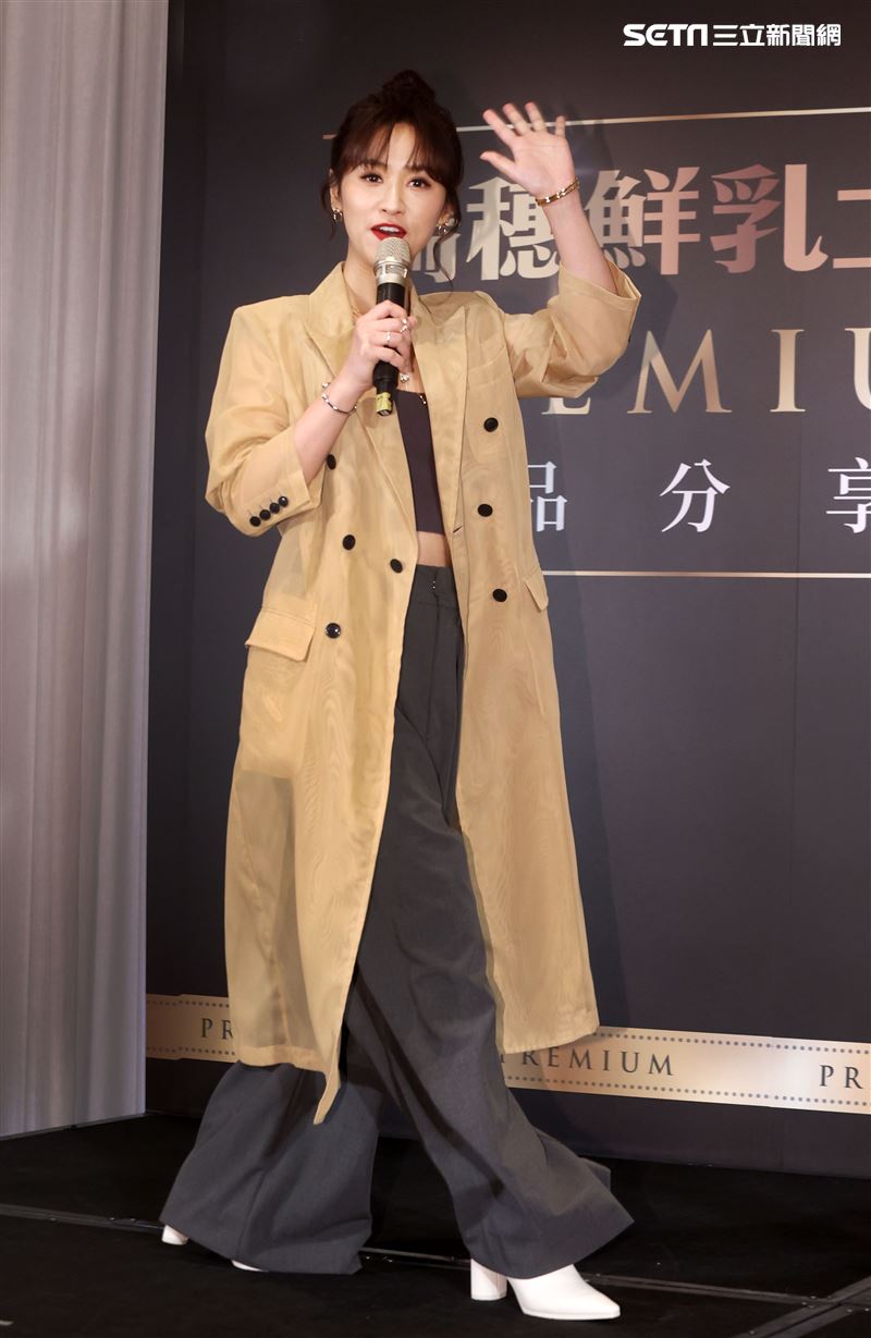 吳姍儒瑞穗鮮奶吐司發表。（記者邱榮吉/攝影）