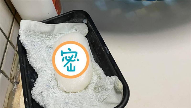 想洗手！他拿肥皂見「神秘黑洞」傻了