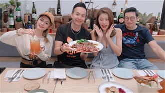 微笑女神太低胸險走光！小鐘硬抱超抖