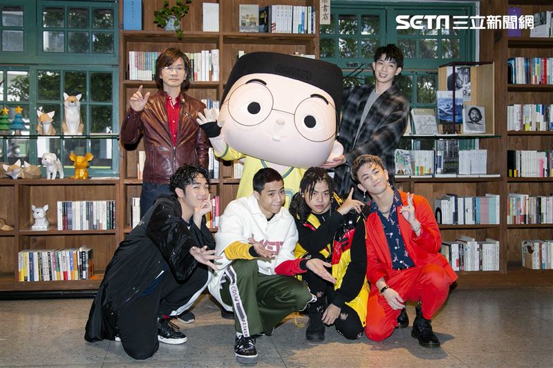 林隆璇、林亭翰父子、「小兒子」阿甯咕、街舞男團B.T.O.D小兒子音樂系列《愛搞怪的小東西》媒體茶敘。（圖／記者楊澍攝影）