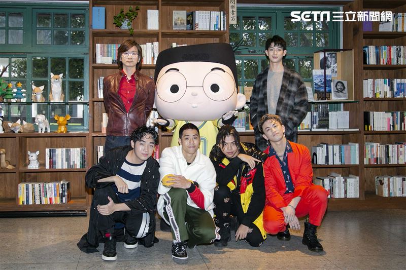 林隆璇、林亭翰父子、「小兒子」阿甯咕、街舞男團B.T.O.D小兒子音樂系列《愛搞怪的小東西》媒體茶敘。（圖／記者楊澍攝影）