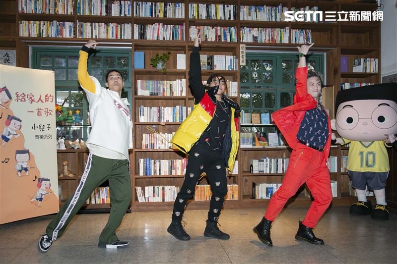 林隆璇、林亭翰父子、「小兒子」阿甯咕、街舞男團B.T.O.D小兒子音樂系列《愛搞怪的小東西》媒體茶敘。（圖／記者楊澍攝影）