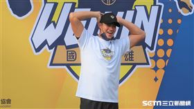 陳偉殷主持棒球營活動。（圖／記者王怡翔攝影）